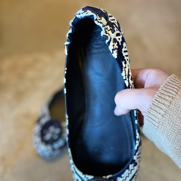 Tory Burch size 9 navy blue off white ballet flat - Picture 6 of 6
